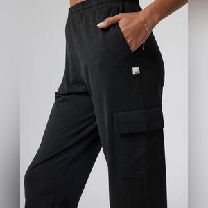 Vuori Villa Cargo Joggers - Women's - Size XS (still in store)